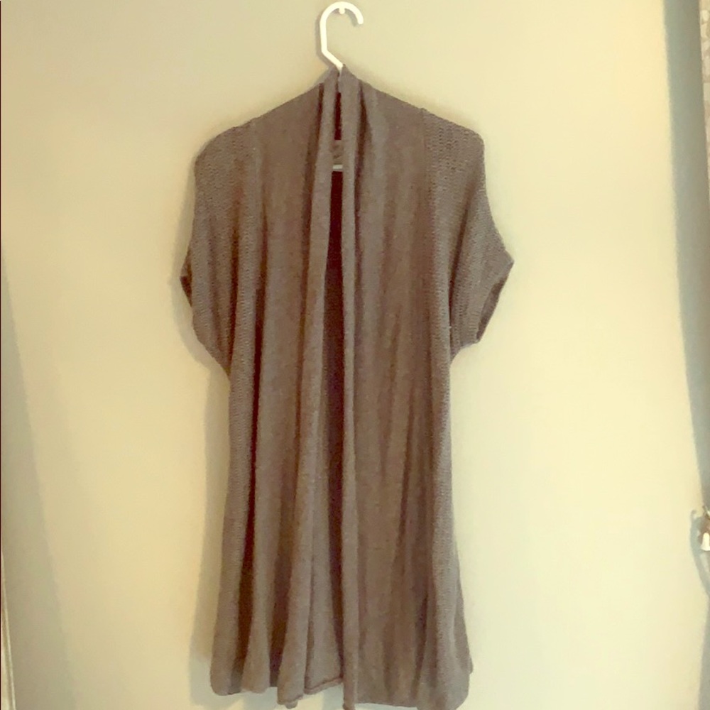 Short sleeve sweater